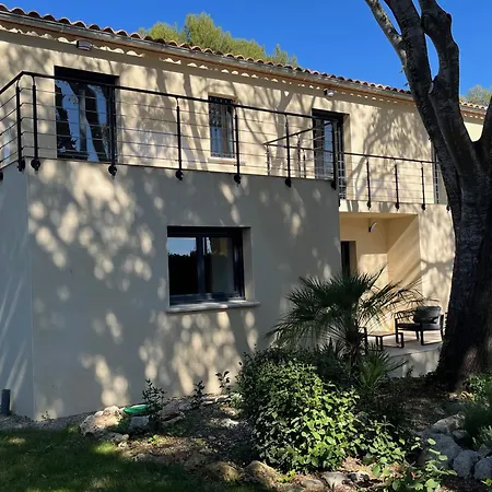 Villa Neuve 5 Ch Et Jacuzzi Castries