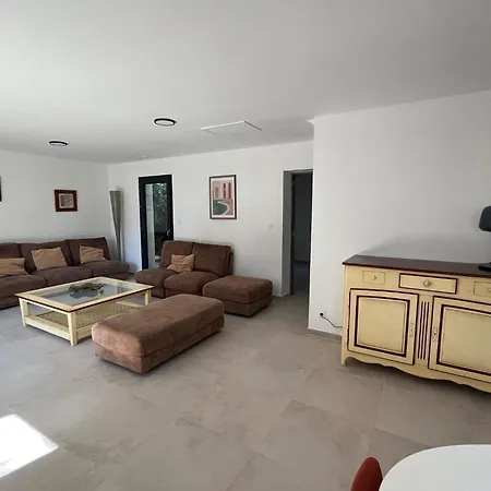 Neuve 5 Ch Et Jacuzzi