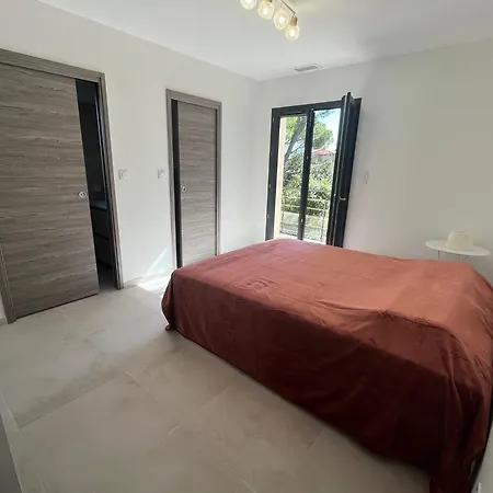 Neuve 5 Ch Et Jacuzzi فيلة كاستريس