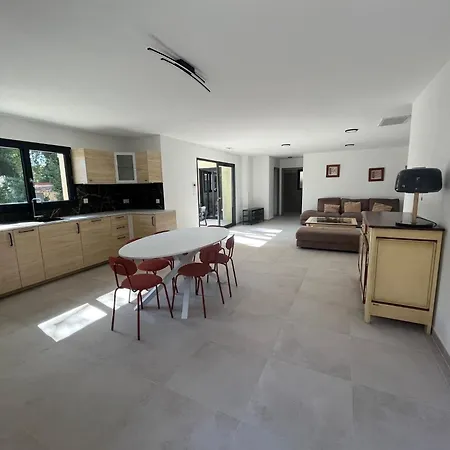 Neuve 5 Ch Et Jacuzzi Villa *