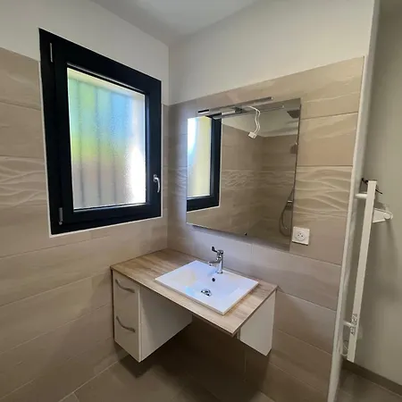 Villa Neuve 5 Ch Et Jacuzzi