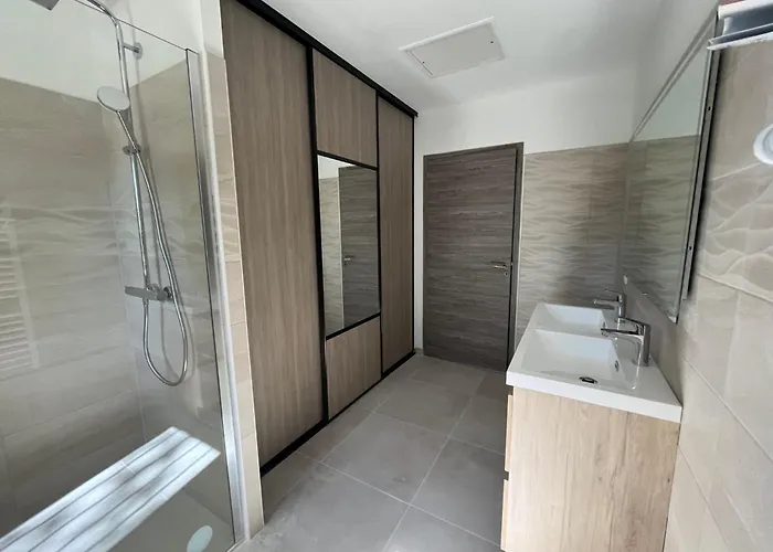 Neuve 5 Ch Et Jacuzzi ヴィラ