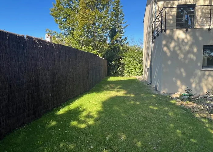 Neuve 5 Ch Et Jacuzzi